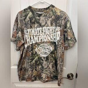Camo UFC Graphic T-Shirt men’s medium -d